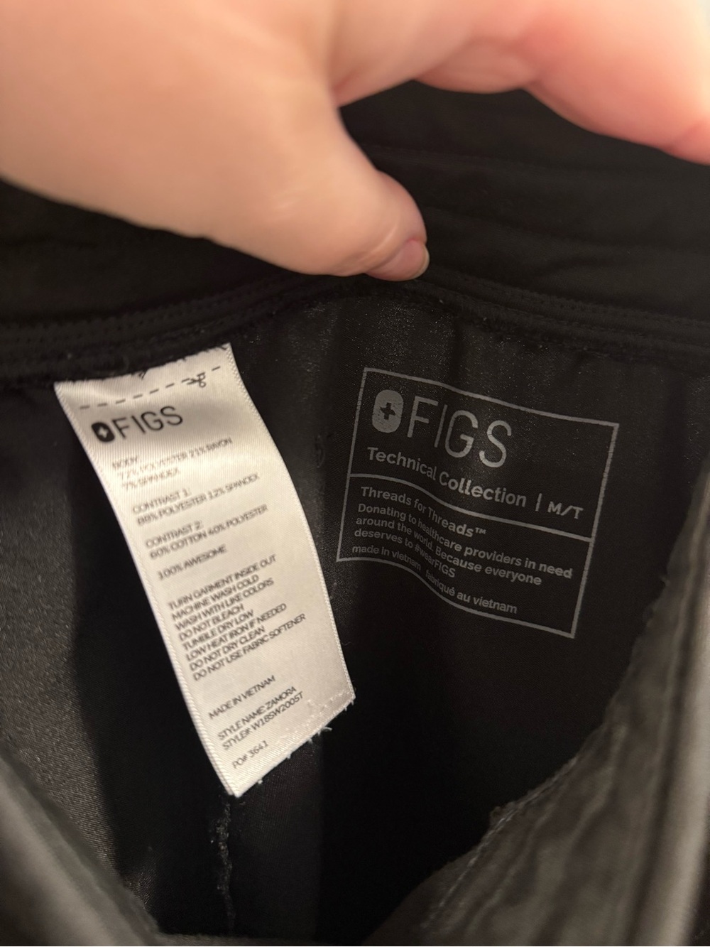 FIGS woman’s Zamora jogger scrub pant in black size medium tall - Picture 8 of 8